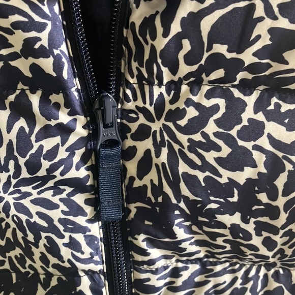 Lands' End‎ Navy & White Floral Quilted Down Puffer Vest Sz S - NWT - Picture 5 of 11